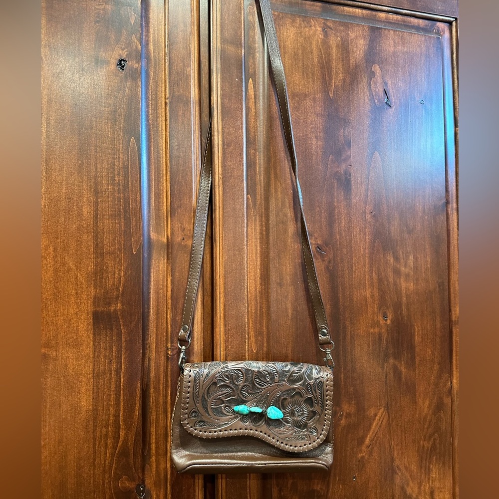 Cross body leather turquoise purse